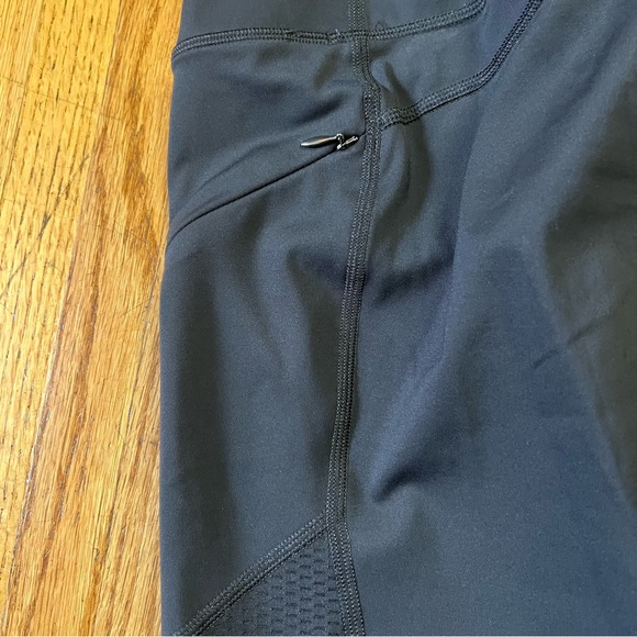 Athleta Med Black Mesh Contender Capri Powerlift Legging Yoga Tight Pants 210134 - Picture 4 of 11